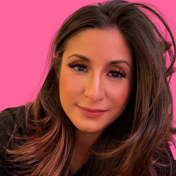 Meet your Posher, Marisa 🤩 @mcrocker1314 - Picture 1 of 9